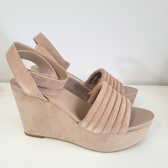 VINCE CAMUTO Varelnta Cream Suede Wedge Sandal - Picture 2 of 13